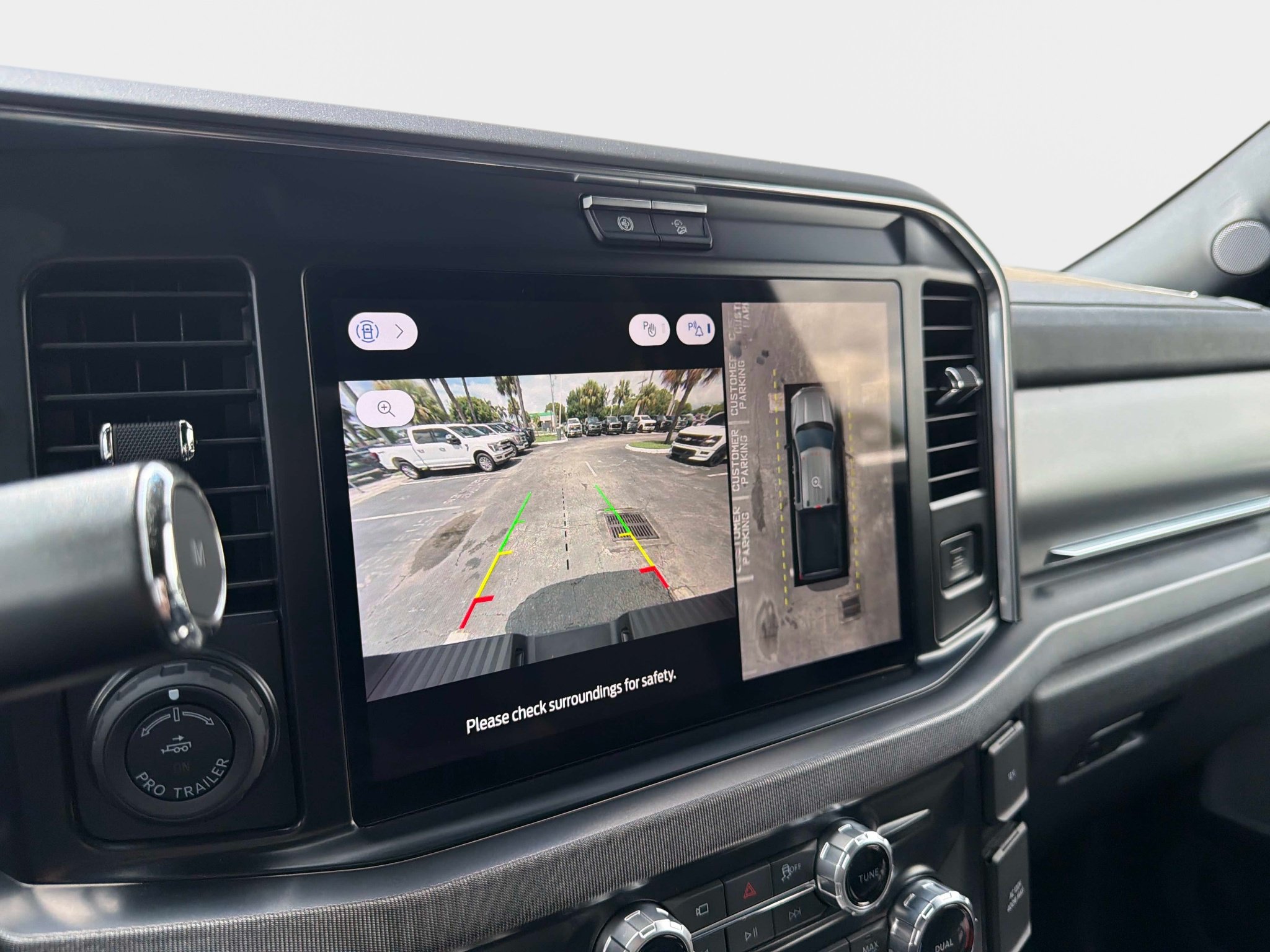 Used 2025 Ford F250 Platinum AWD/4WD image 38