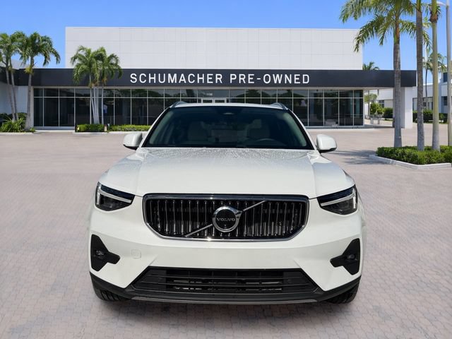 Certified 2024 Volvo XC40 B5 Plus w/ Protection Package AWD/4WD image 2