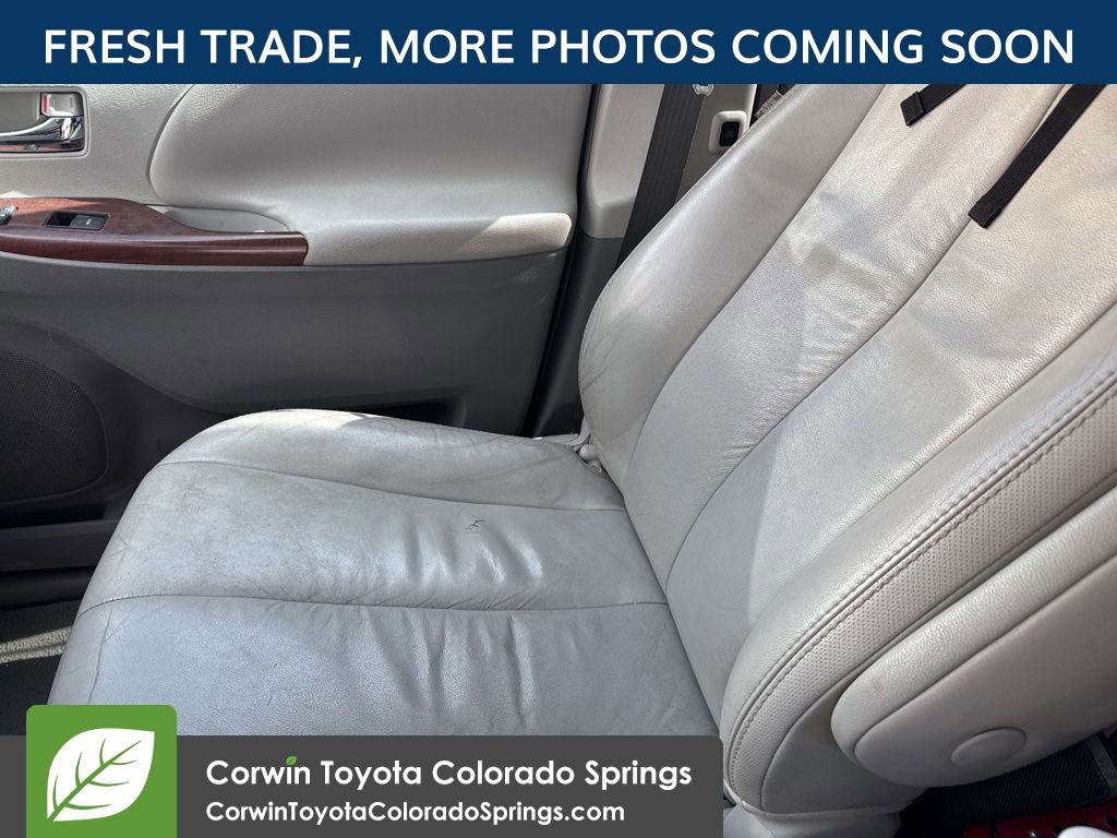Used 2011 Toyota Sienna XLE AWD/4WD image 9