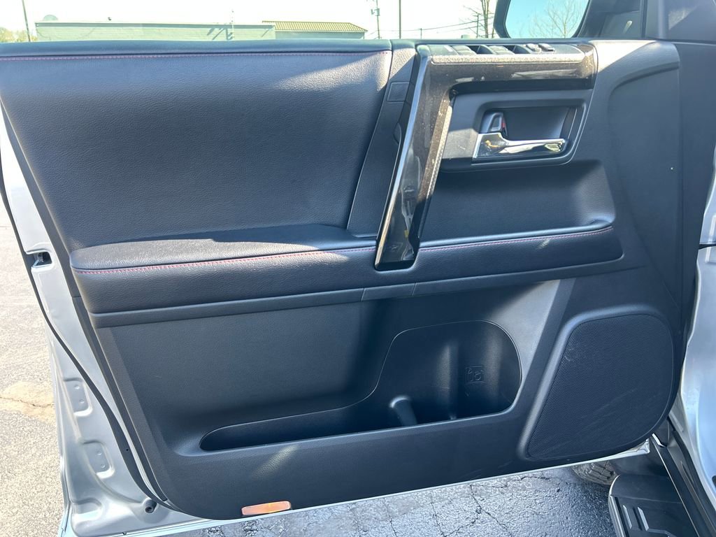 Used 2019 Toyota 4Runner TRD Off-Road AWD/4WD image 18