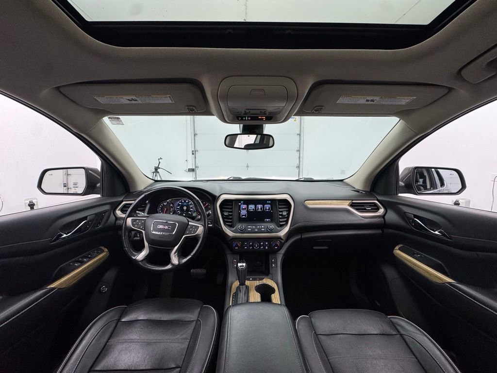 Used 2019 GMC Acadia Denali image 3