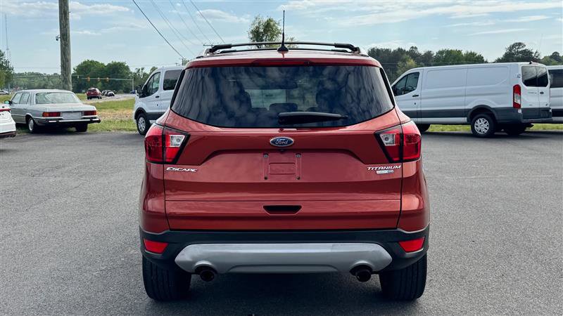 Used 2019 Ford Escape Titanium AWD/4WD image 8