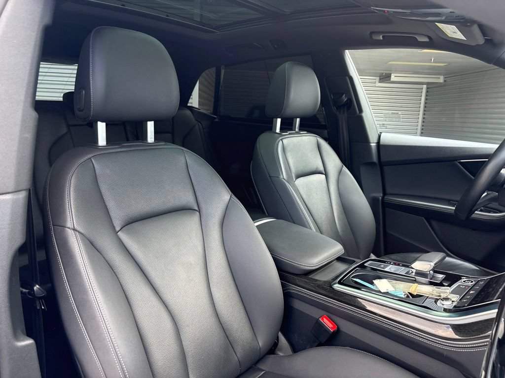 Used 2022 Audi Q8 Premium Plus w/ Premium Plus Package AWD/4WD image 16
