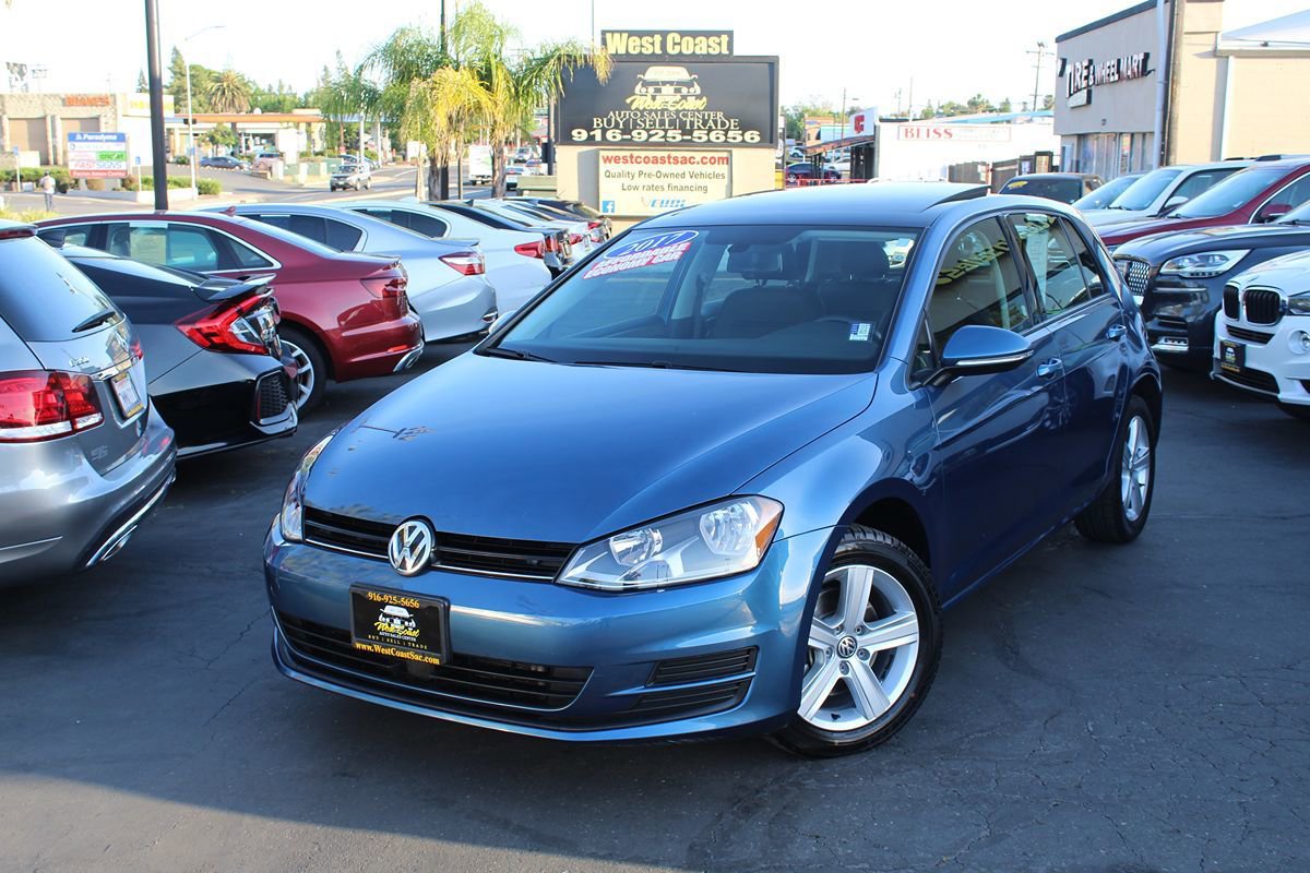Used 2017 Volkswagen Golf Wolfsburg Edition FWD image 2