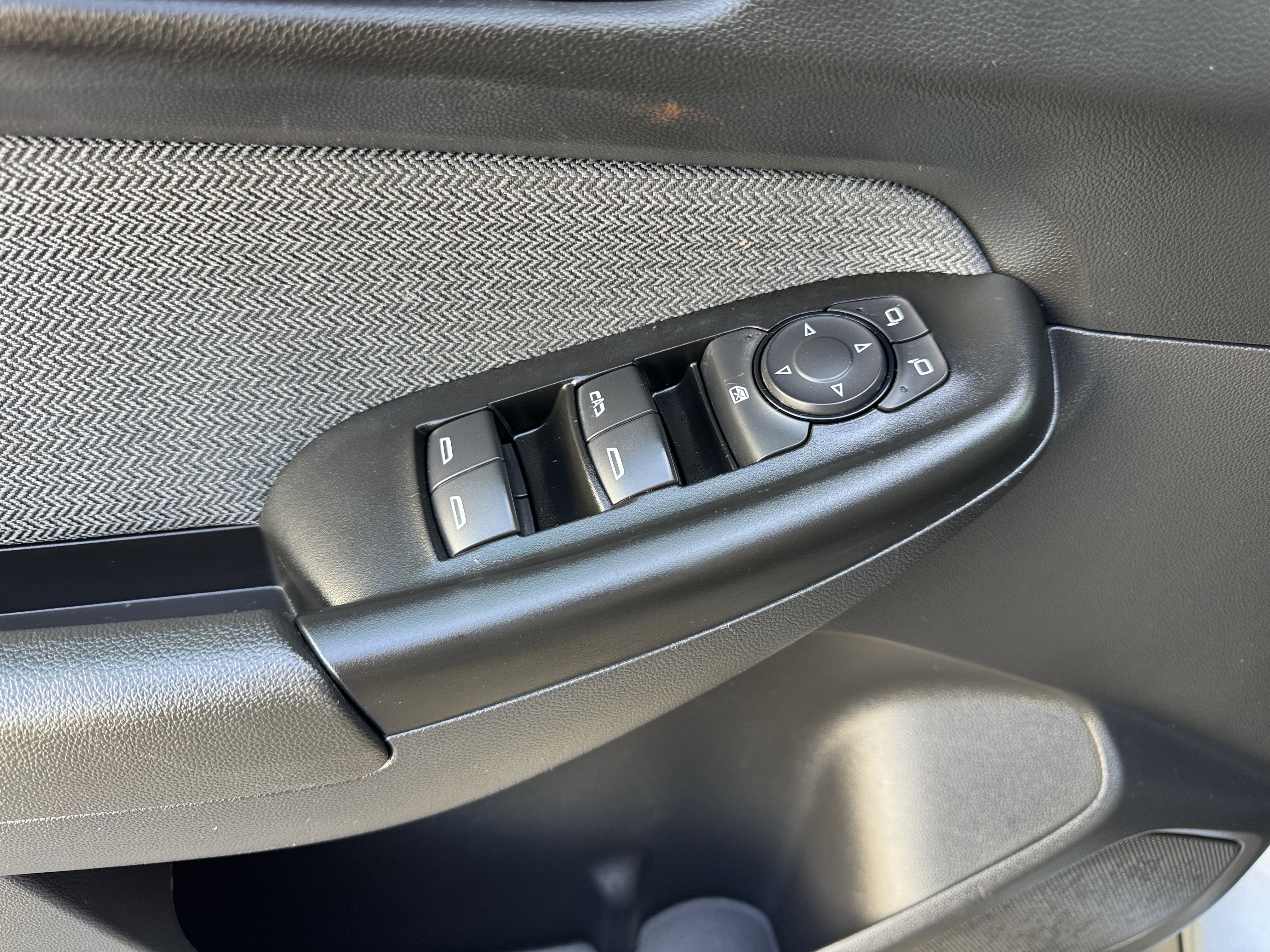 Used 2024 Chevrolet TrailBlazer LS w/ LS Convenience Package FWD image 14