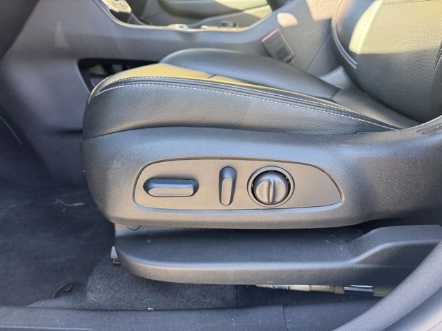 Used 2024 GMC Terrain SLT image 18