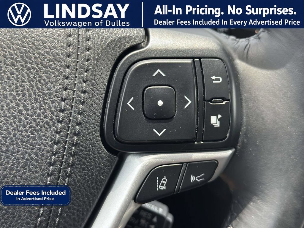 Used 2018 Toyota Highlander SE w/ Carpet Mat Package (TMS) AWD/4WD image 23
