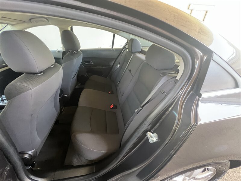 Used 2014 Chevrolet Cruze LT FWD image 25