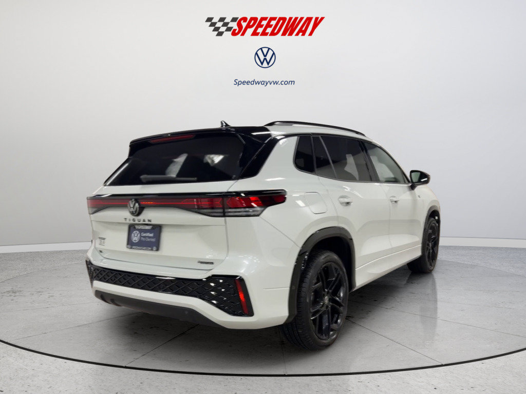 Certified 2025 Volkswagen Tiguan SE R-Line AWD/4WD image 6