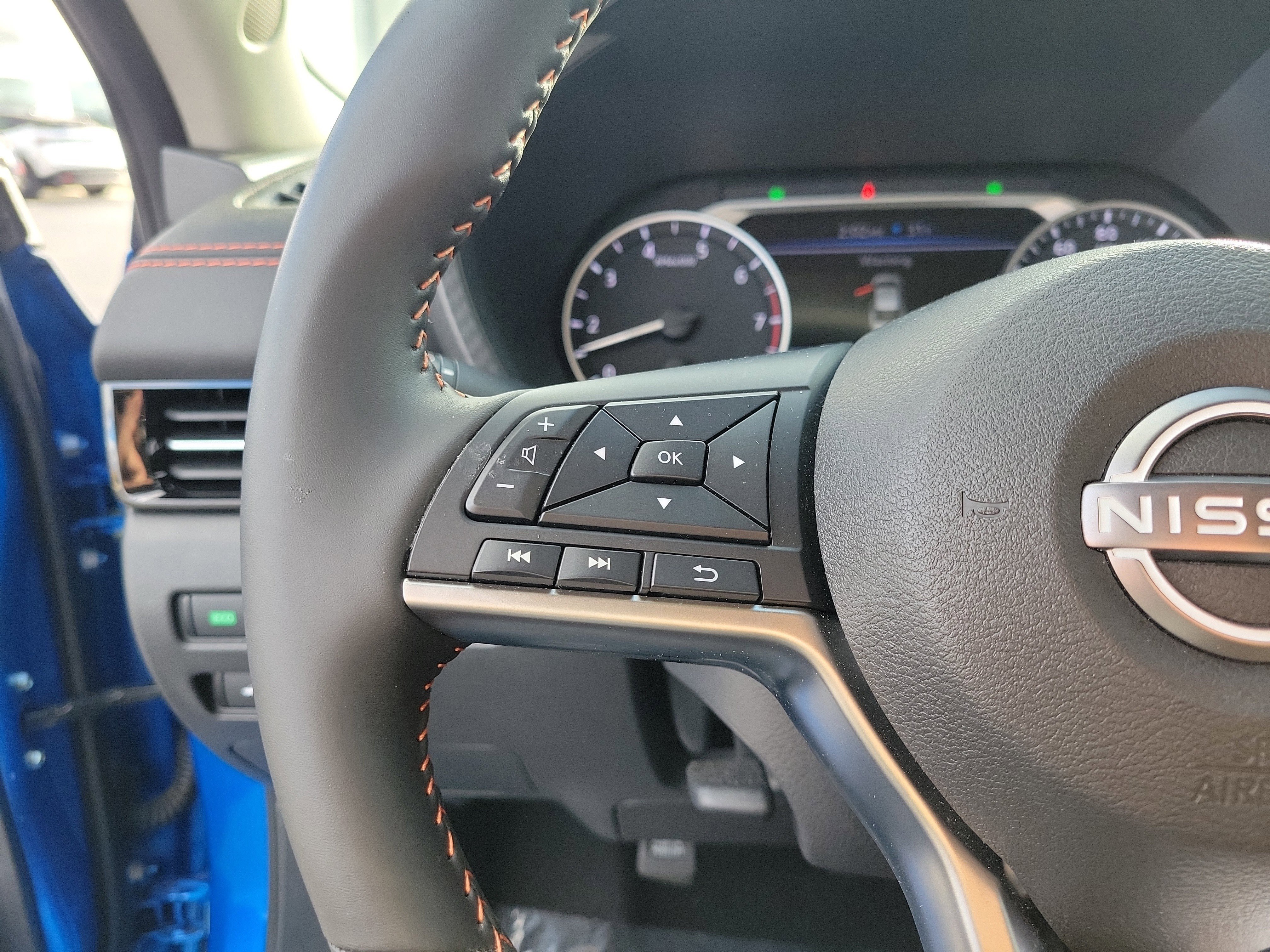 Certified 2025 Nissan Sentra SR w/ Midnight Edition image 22