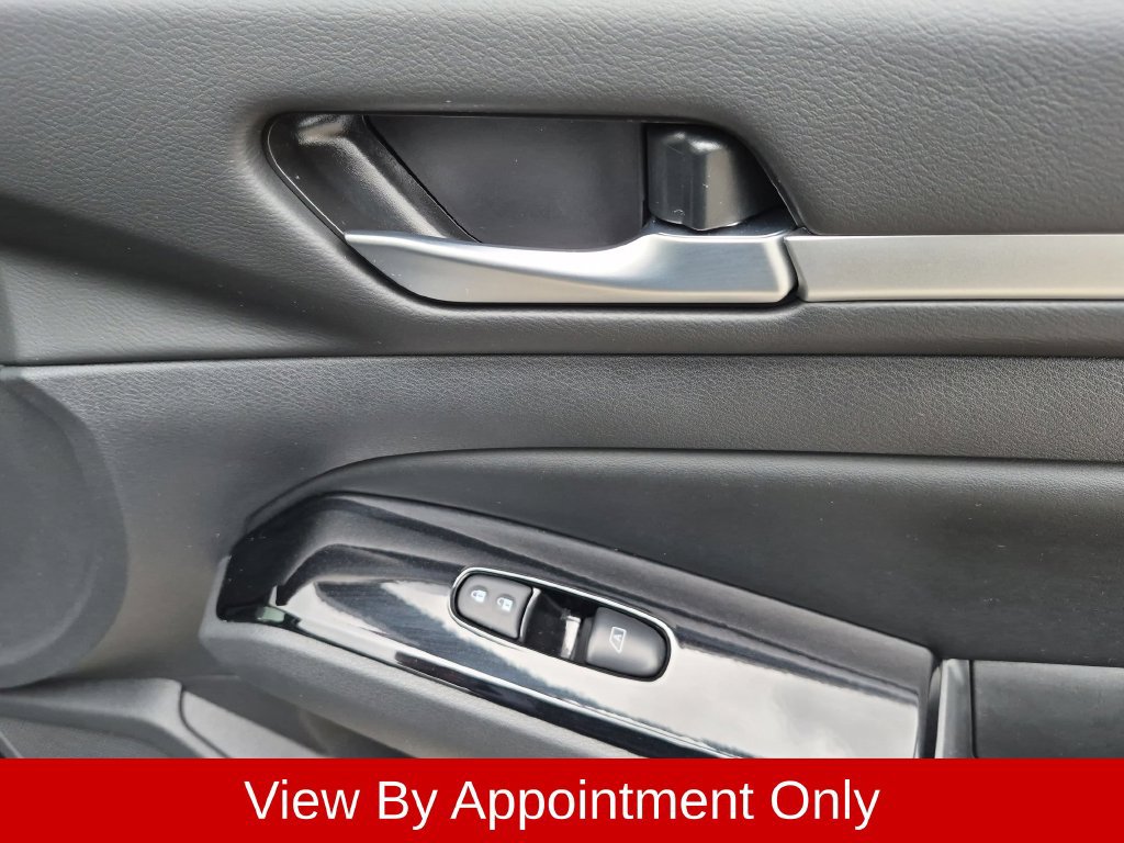 Used 2025 Nissan Altima 2.5 SR FWD image 33