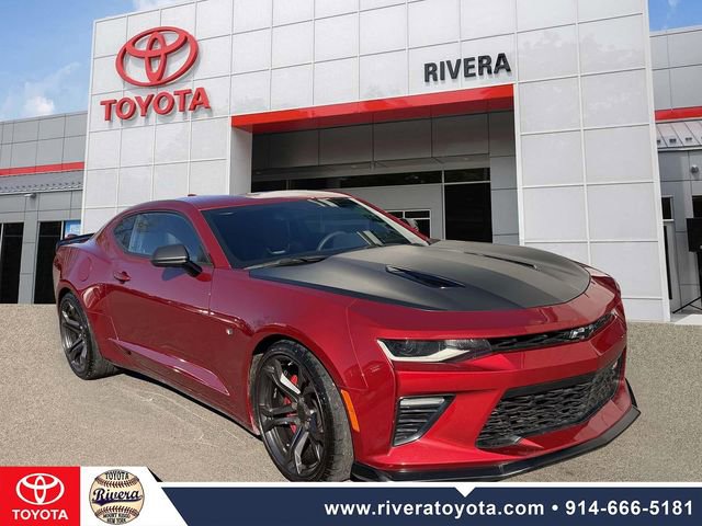 Used 2017 Chevrolet Camaro SS image 2