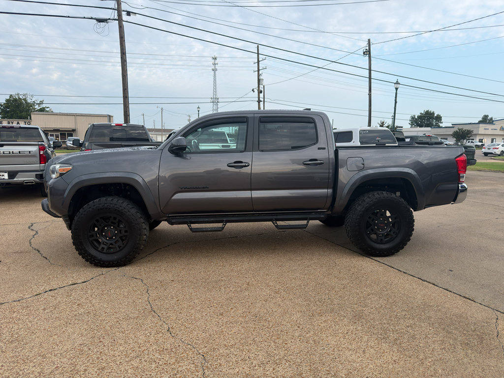 Used 2016 Toyota Tacoma SR5 w/ SR5 Appearance Package (SN) AWD/4WD image 2