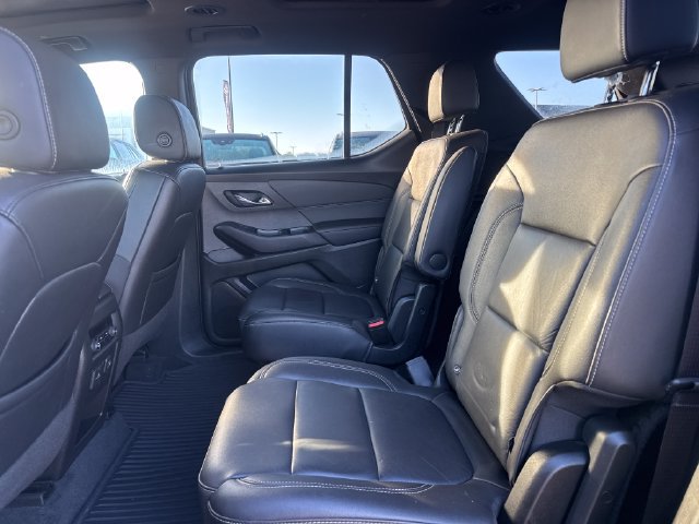 Used 2022 Chevrolet Traverse LT w/ LT Premium Package AWD/4WD image 9
