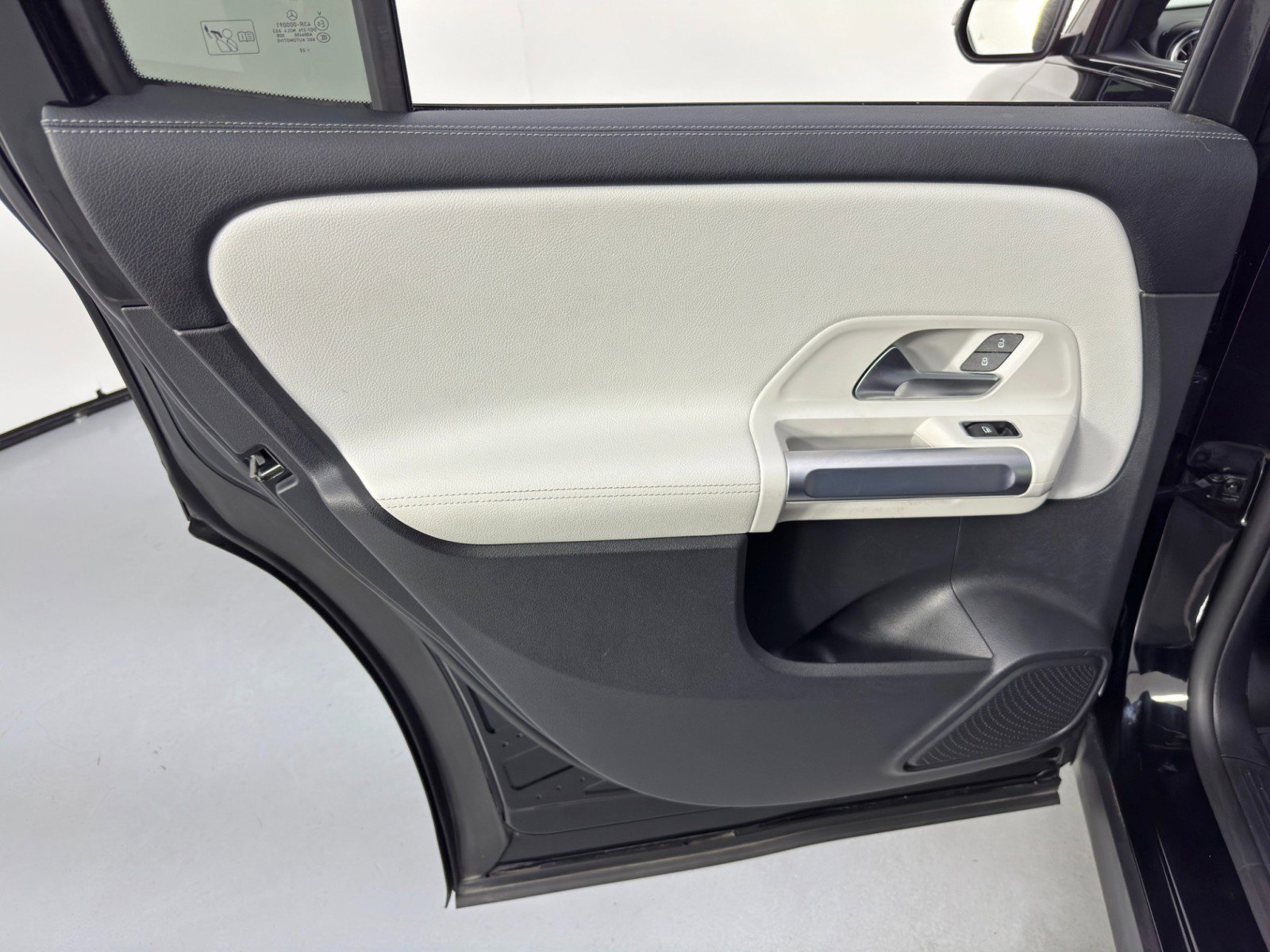 Used 2023 Mercedes-Benz GLB 250 image 45