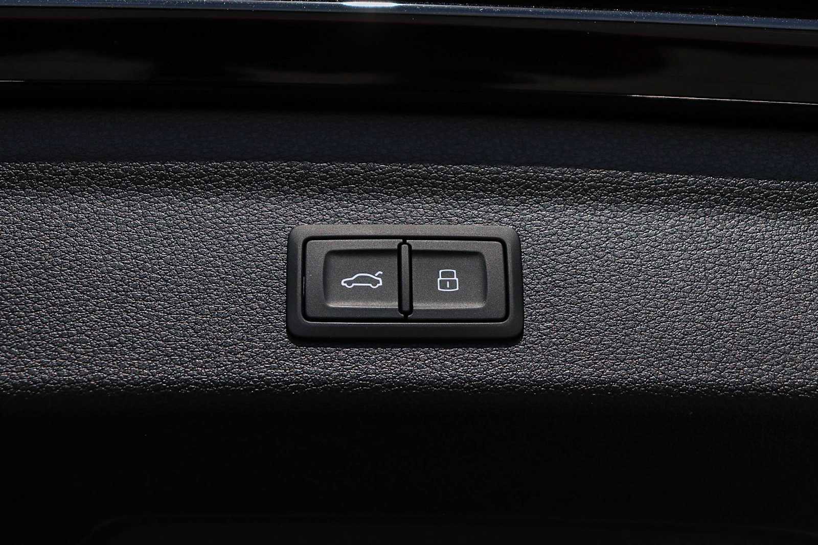 Used 2025 Audi Q3 2.0T Premium Plus w/ Premium Plus Package image 39