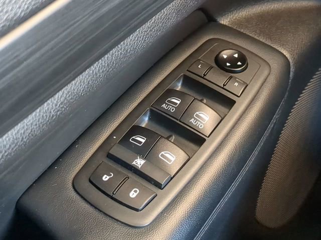 Used 2021 Jeep Grand Cherokee Laredo X image 30