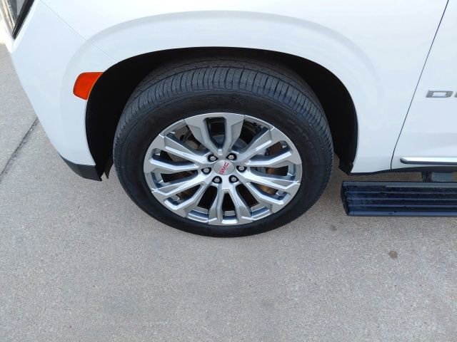 Used 2022 GMC Yukon XL Denali AWD/4WD image 37