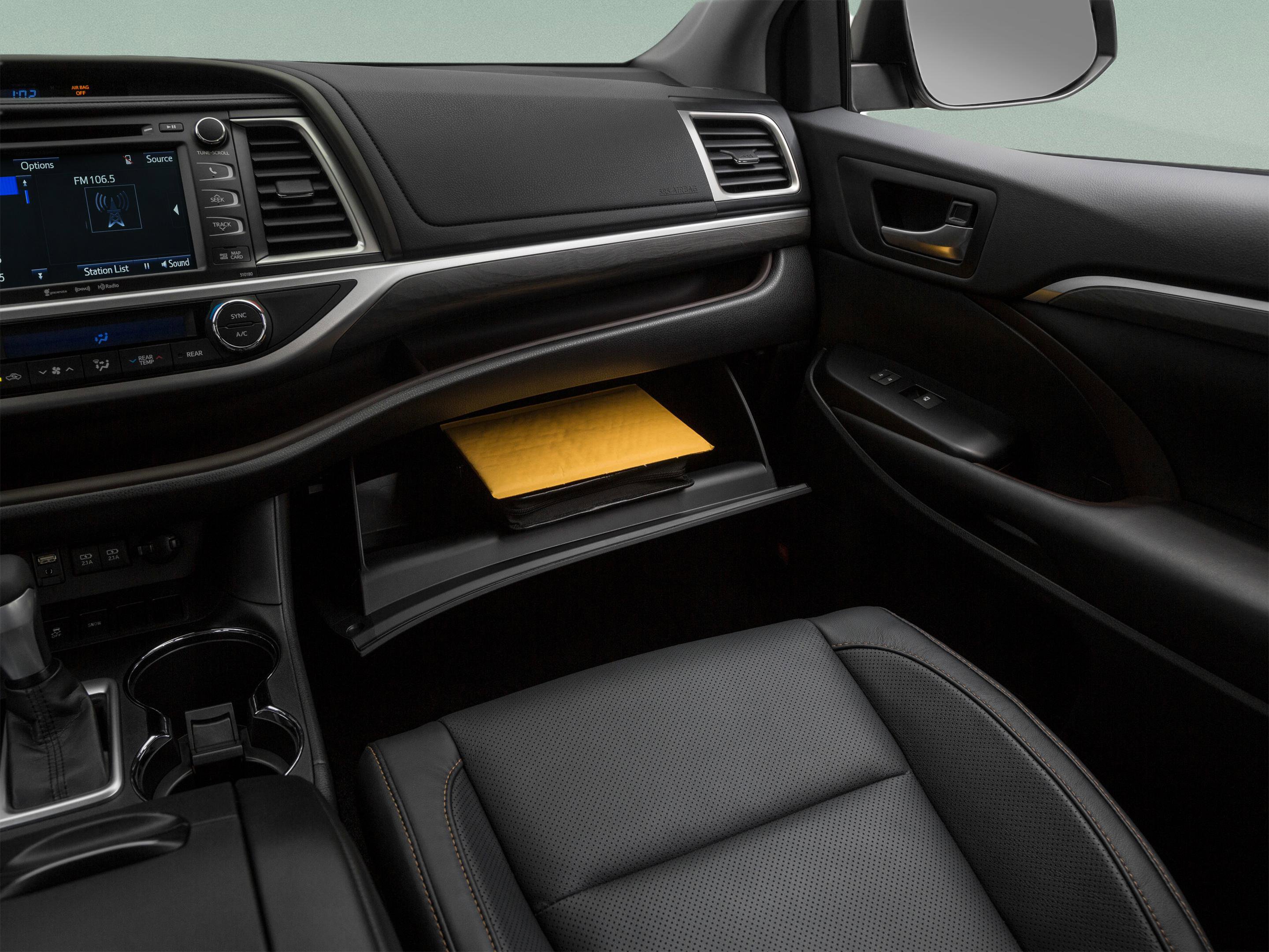 Used 2019 Toyota Highlander Limited Platinum FWD image 38