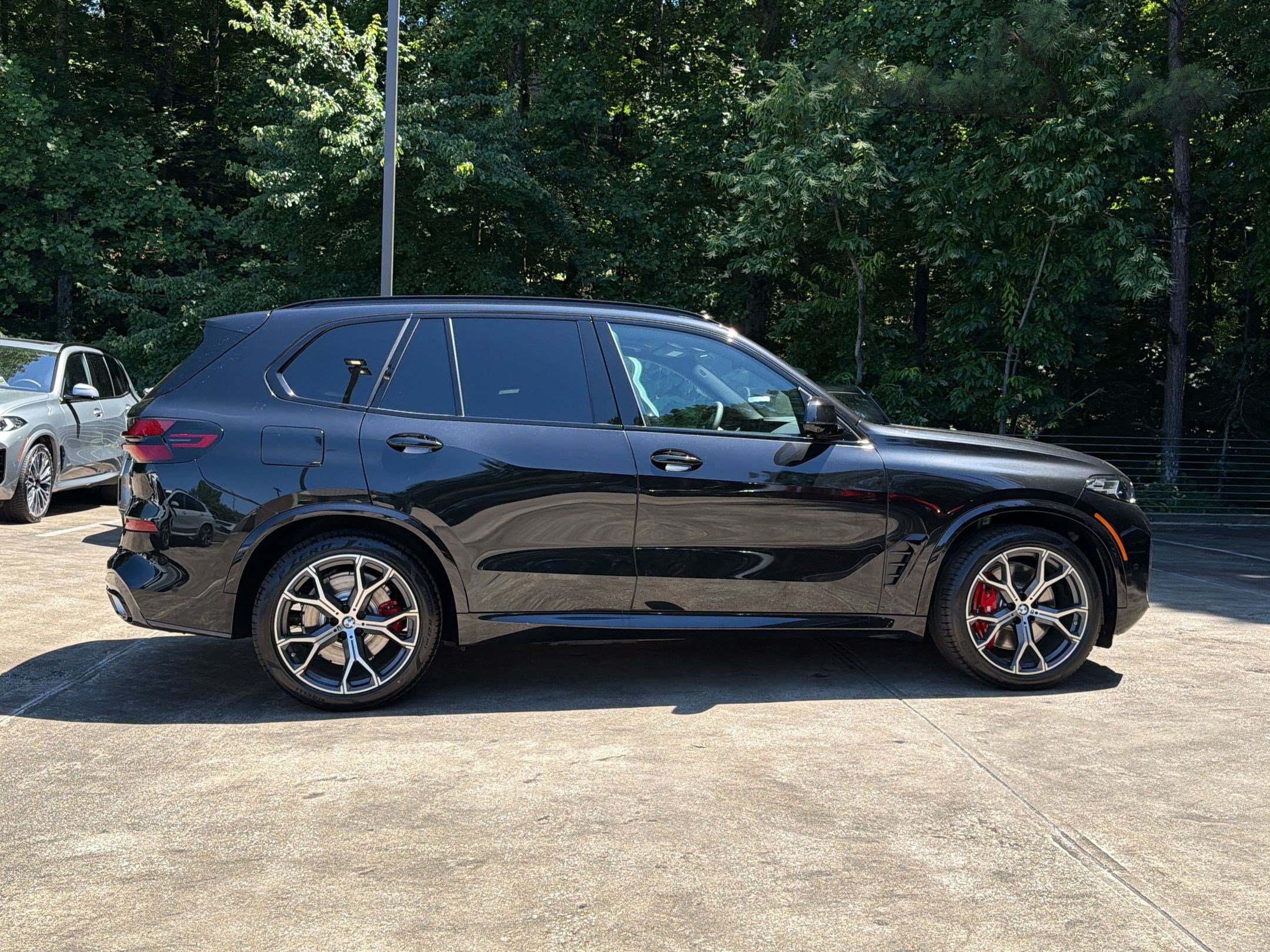 New 2026 BMW X5 xDrive50e w/ M Sport Package AWD/4WD image 6