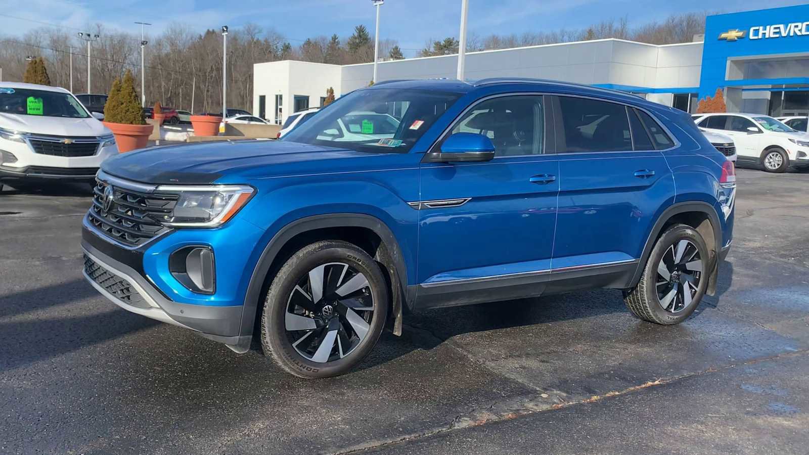 Used 2024 Volkswagen Atlas Cross Sport SEL image 4