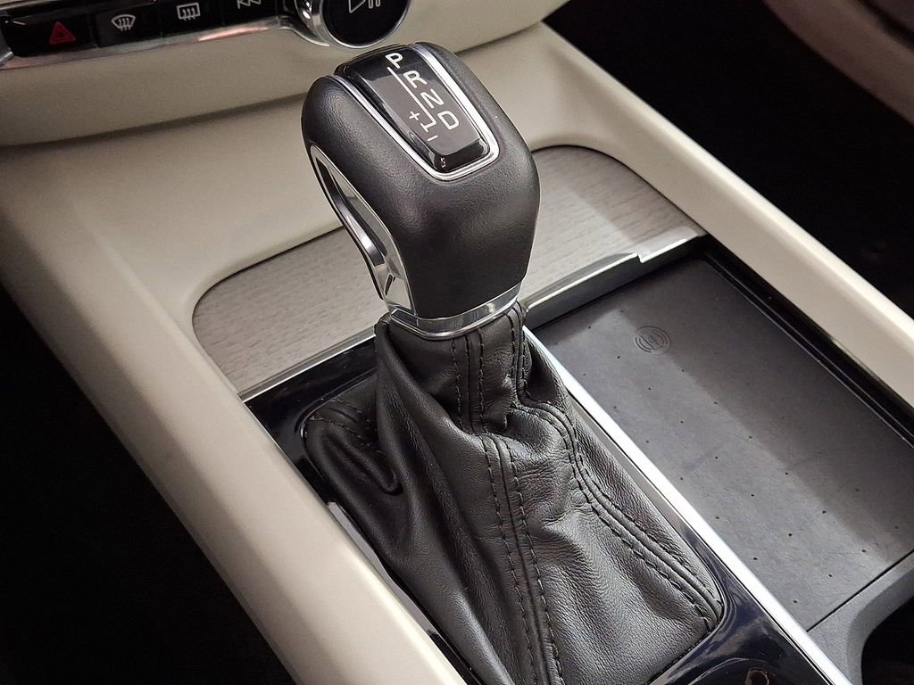 Used 2022 Volvo V60 T5 Cross Country w/ Advanced Package image 18