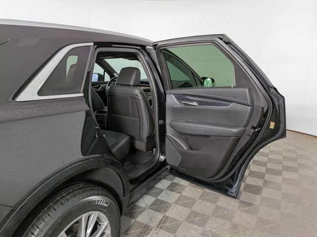 Certified 2022 Cadillac XT5 Premium Luxury FWD image 36