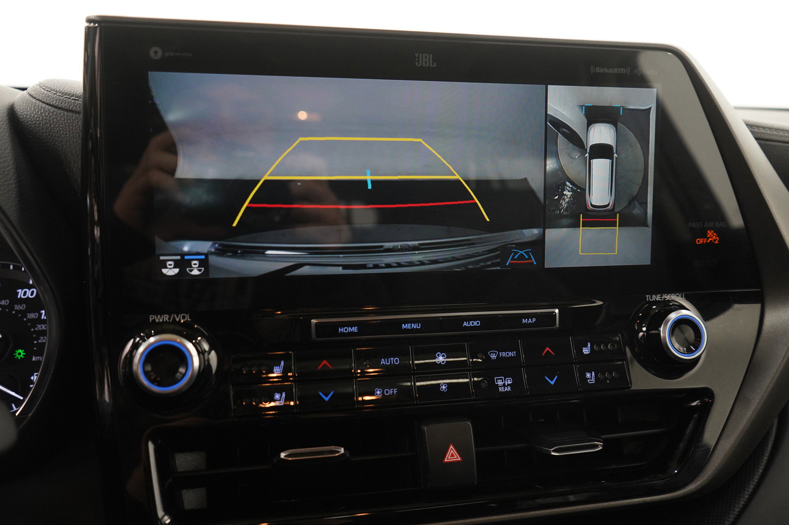 Used 2020 Toyota Highlander Limited image 20