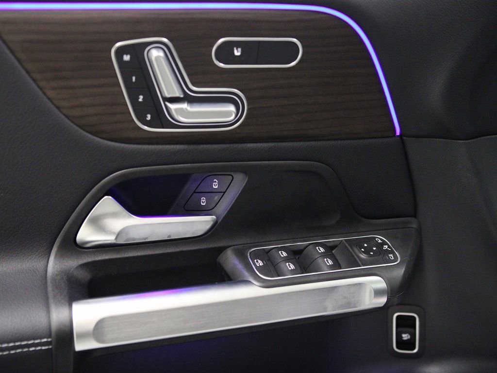 New 2026 Mercedes-Benz GLB 250 4MATIC image 15