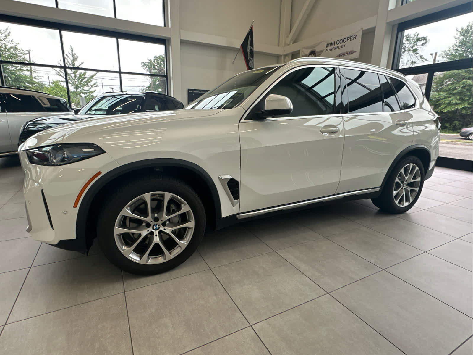 Used 2024 BMW X5 xDrive40i w/ Premium Package AWD/4WD image 8