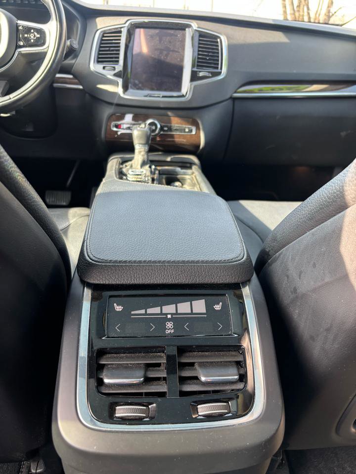 Used 2016 Volvo XC90 T6 Momentum w/ Momentum Plus Package image 14