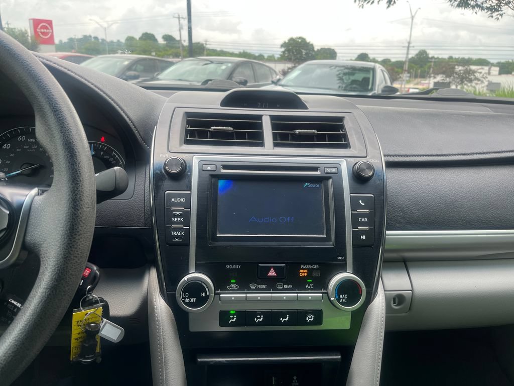 Used 2012 Toyota Camry LE FWD image 15