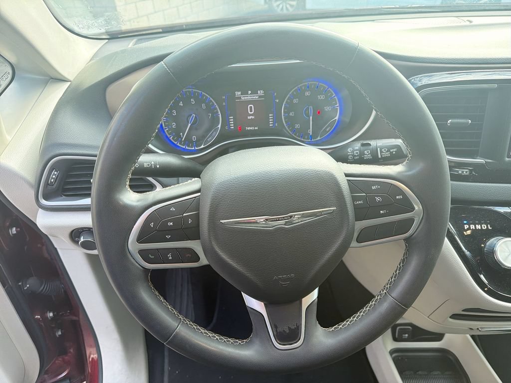 Used 2023 Chrysler Voyager LX FWD image 11