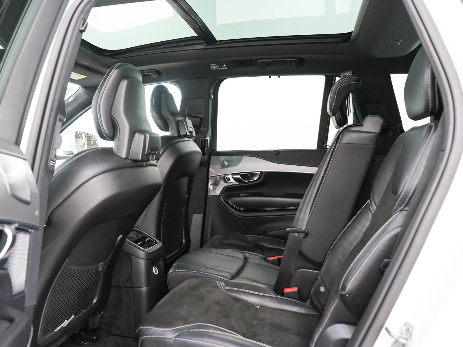Used 2019 Volvo XC90 T8 R-Design w/ Advanced Package AWD/4WD image 16