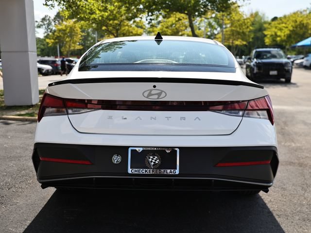 Used 2025 Hyundai Elantra Sport FWD image 10