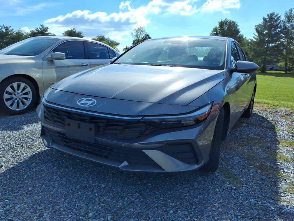 Used 2024 Hyundai Elantra SEL FWD image 4