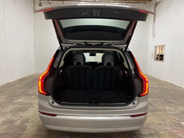 Used 2025 Volvo XC90 B6 Plus AWD/4WD image 9