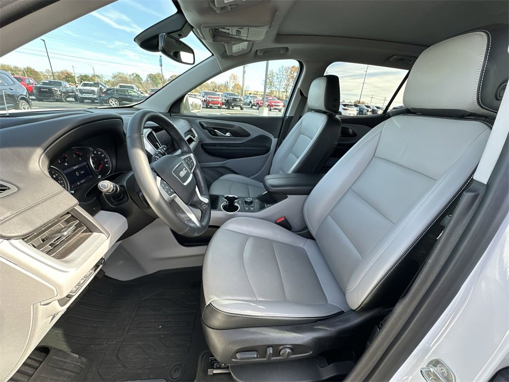 Used 2023 GMC Terrain SLT w/ Tech Package image 11