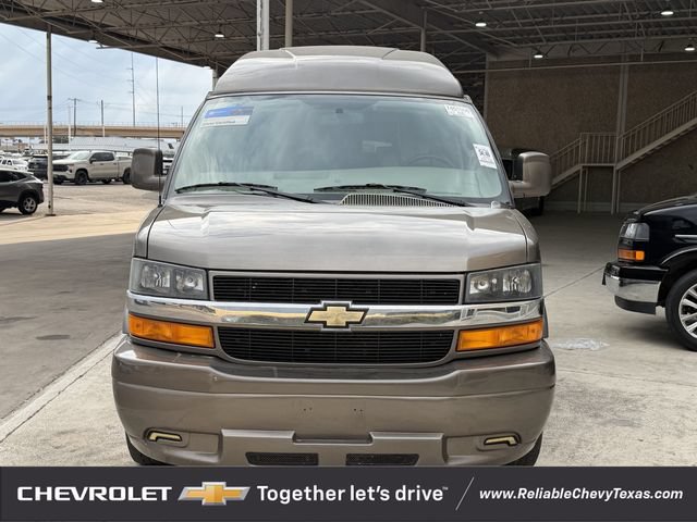 Used 2023 Chevrolet Express 2500 Extended RWD image 2
