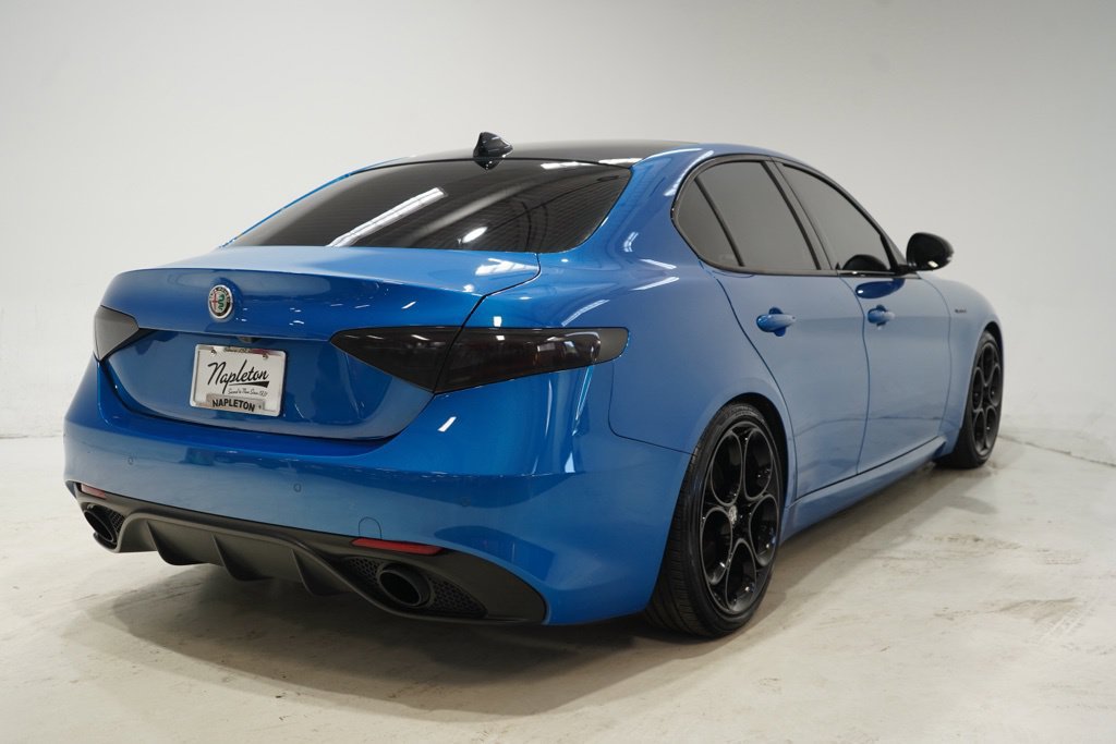 Used 2024 Alfa Romeo Giulia Veloce AWD/4WD image 7