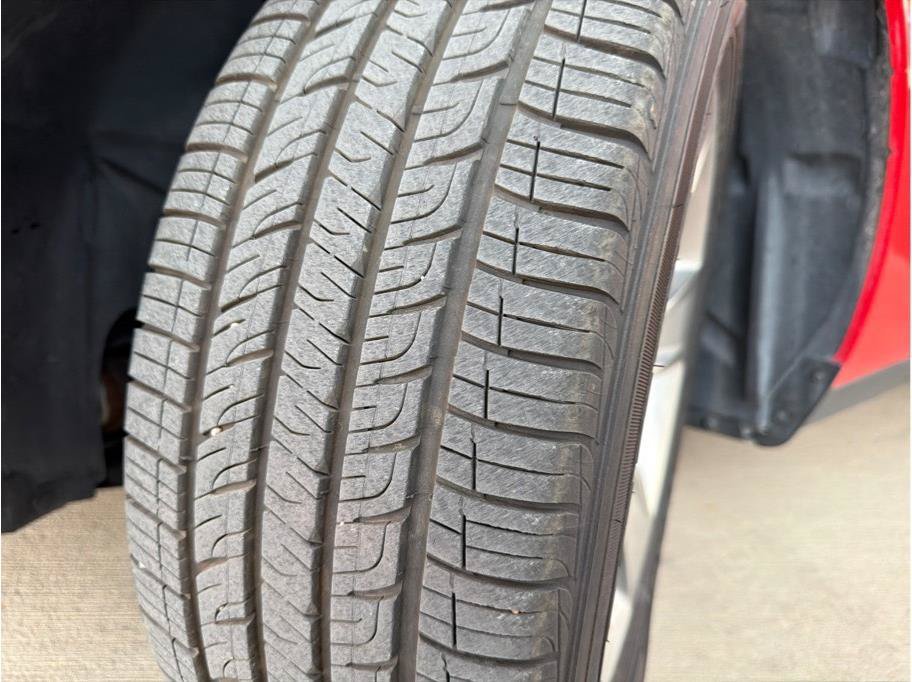 Used 2016 Dodge Challenger SXT RWD image 23