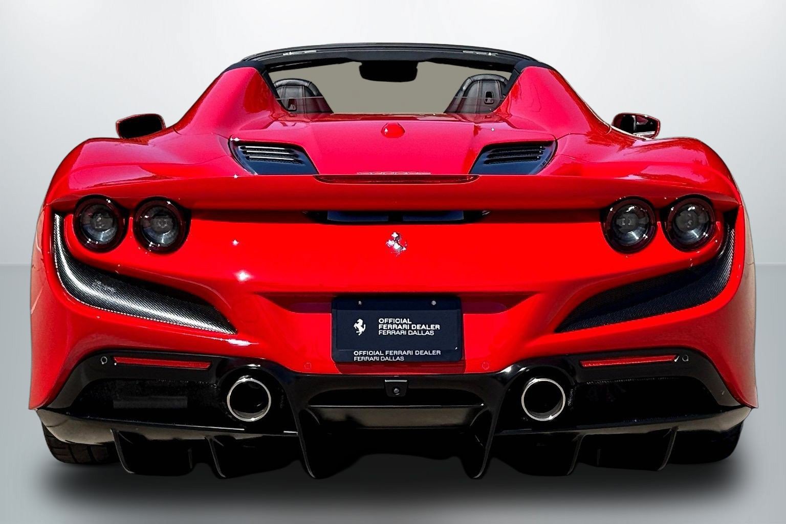 Used 2023 Ferrari F8 Spider RWD image 6