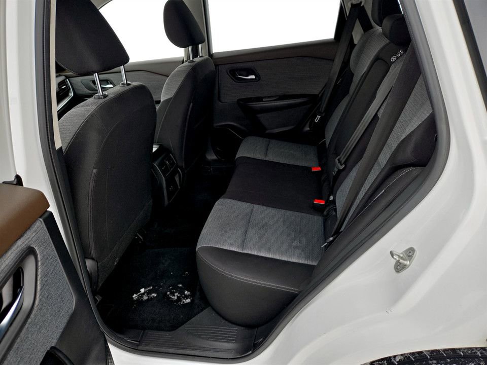 Used 2023 Nissan Rogue SV image 30