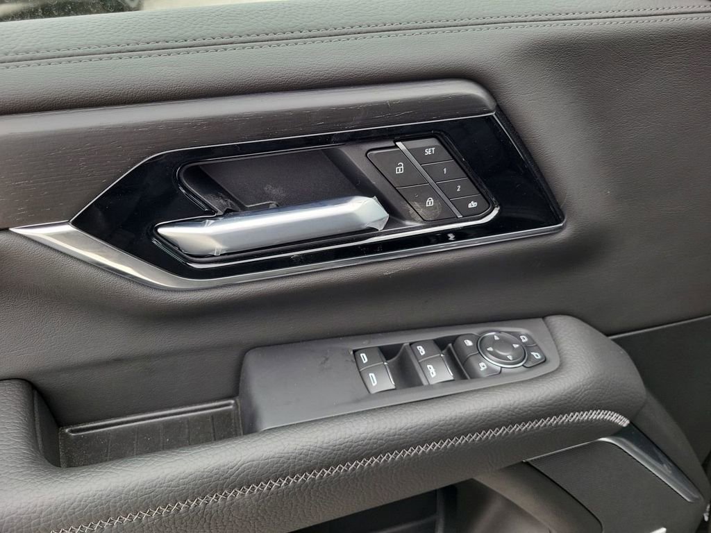 New 2026 GMC Yukon XL Denali w/ Sun & Power Step Package image 15
