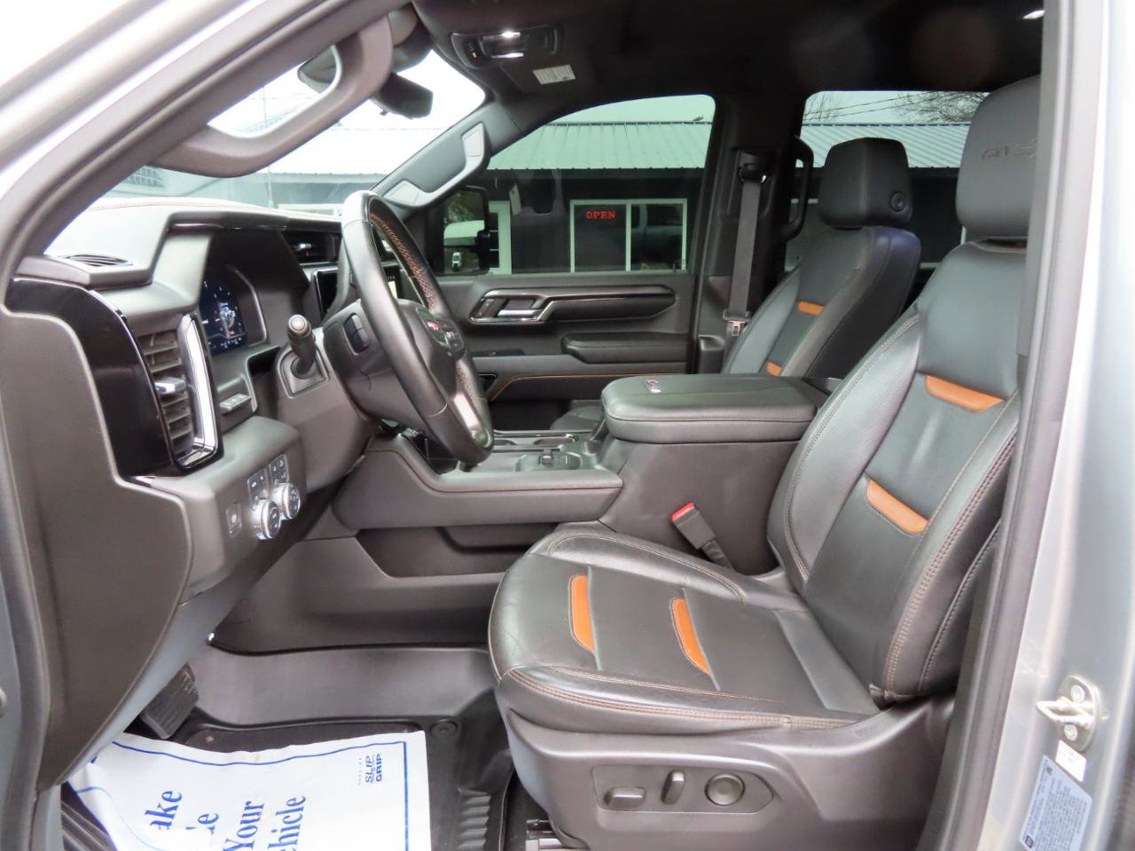 Used 2024 GMC Sierra 2500 AT4 w/ AT4 Premium Plus Package image 29