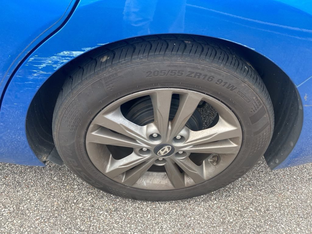 Used 2017 Hyundai Elantra SE FWD image 6