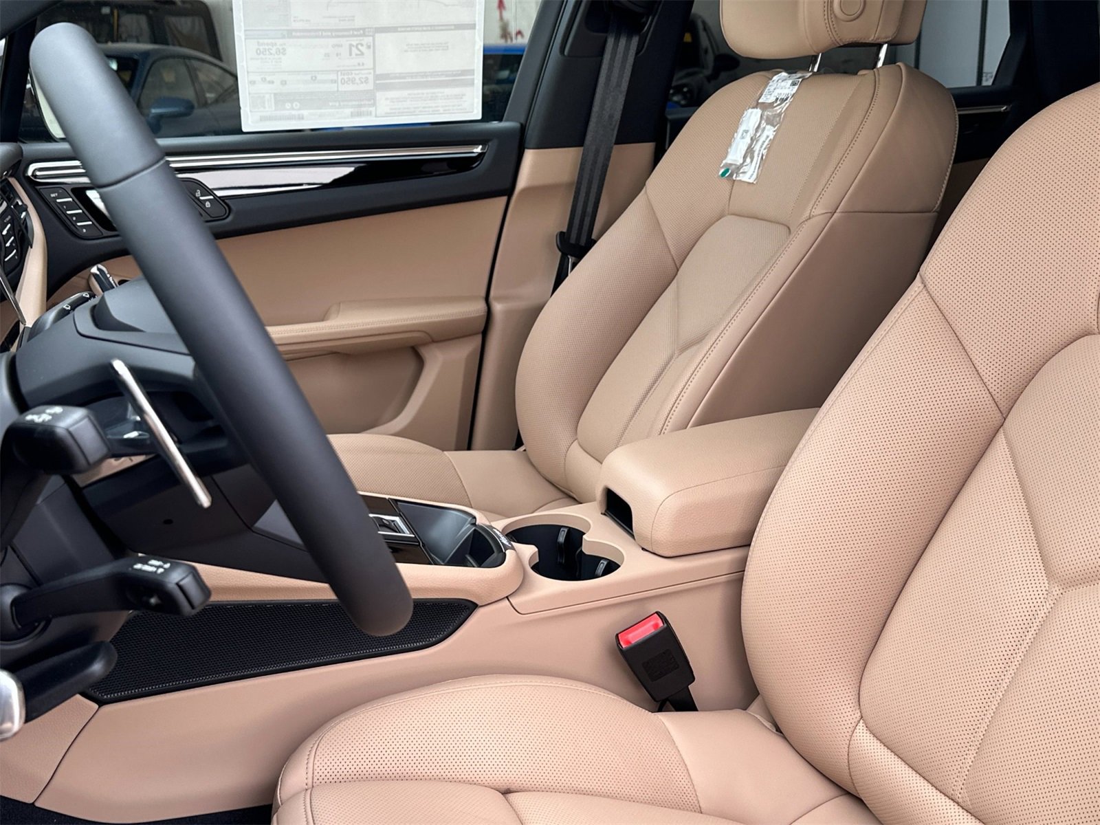 New 2026 Porsche Macan image 5