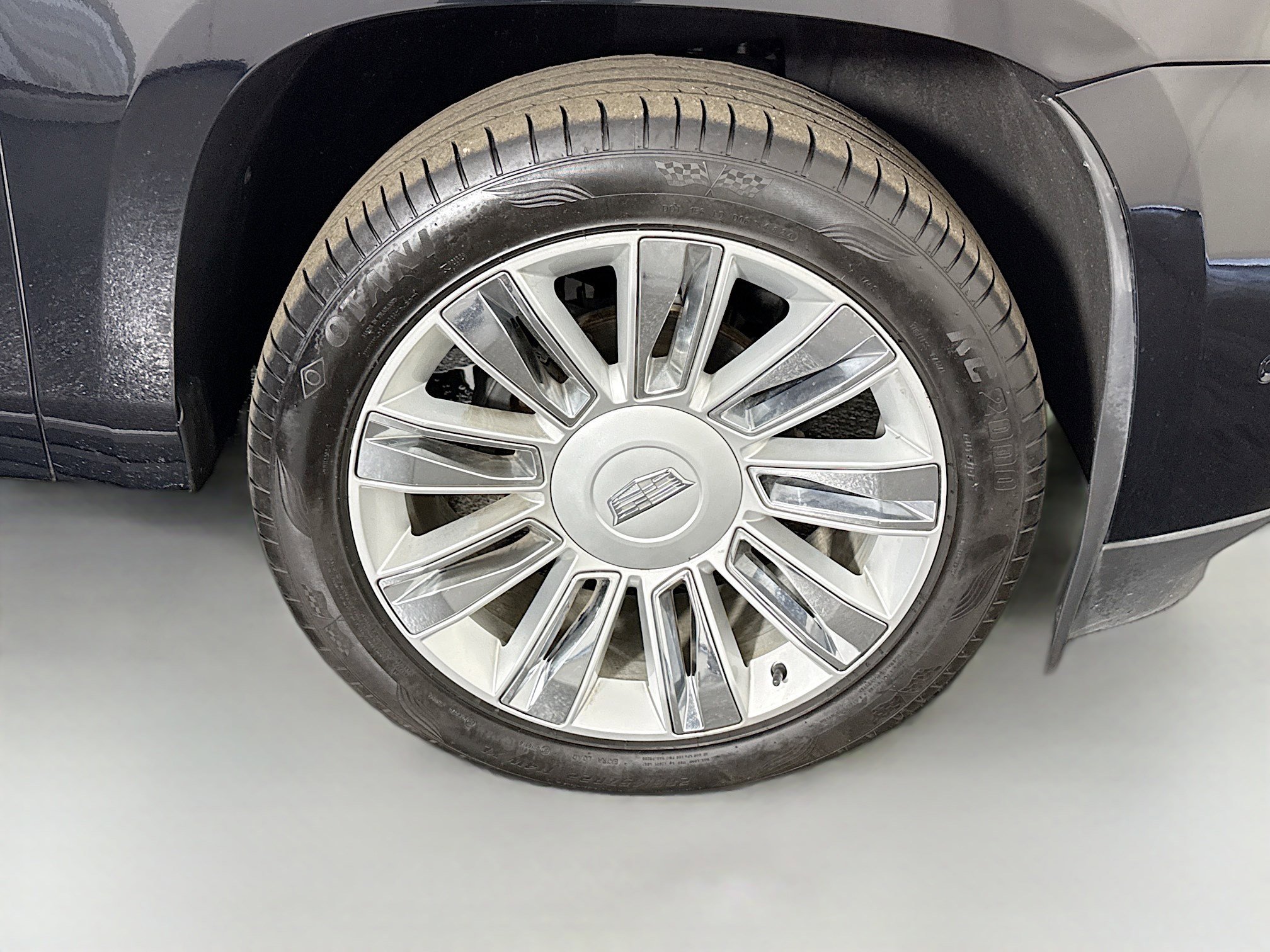 Used 2020 Cadillac Escalade Platinum image 31