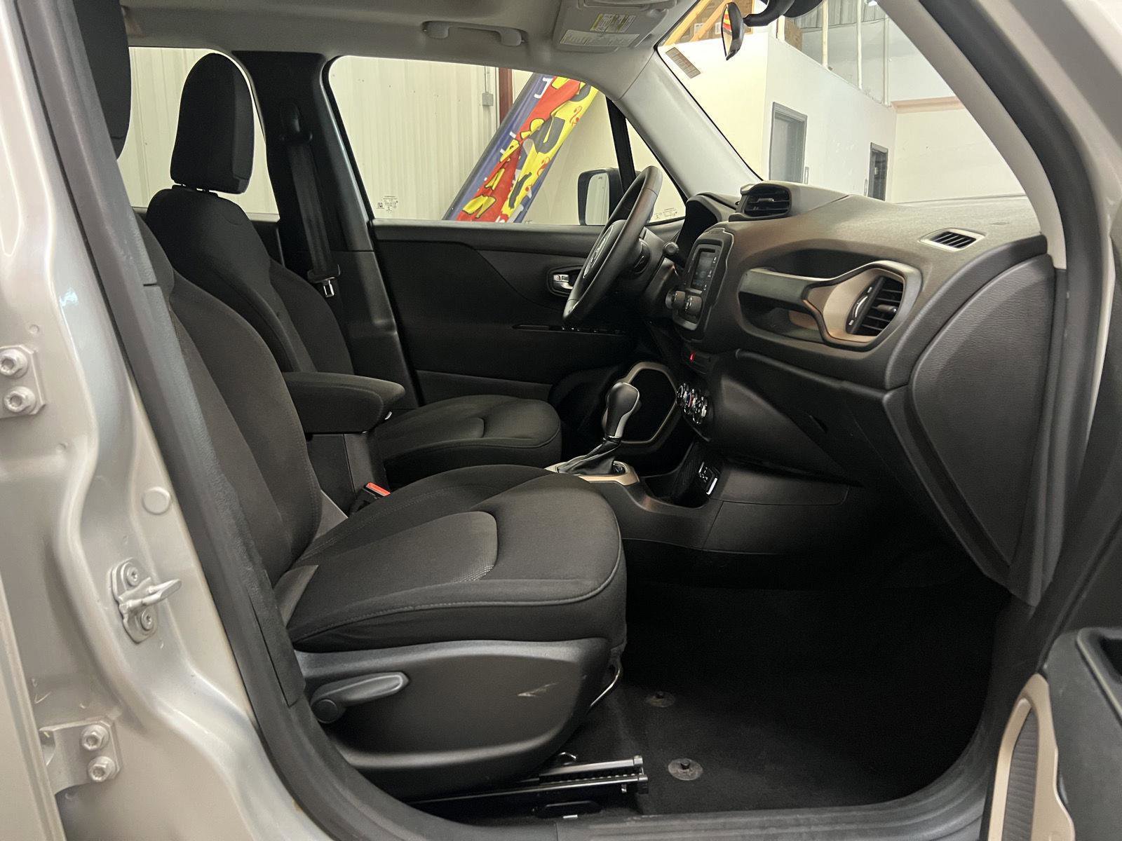 Used 2017 Jeep Renegade Sport w/ Power & Air Group image 27