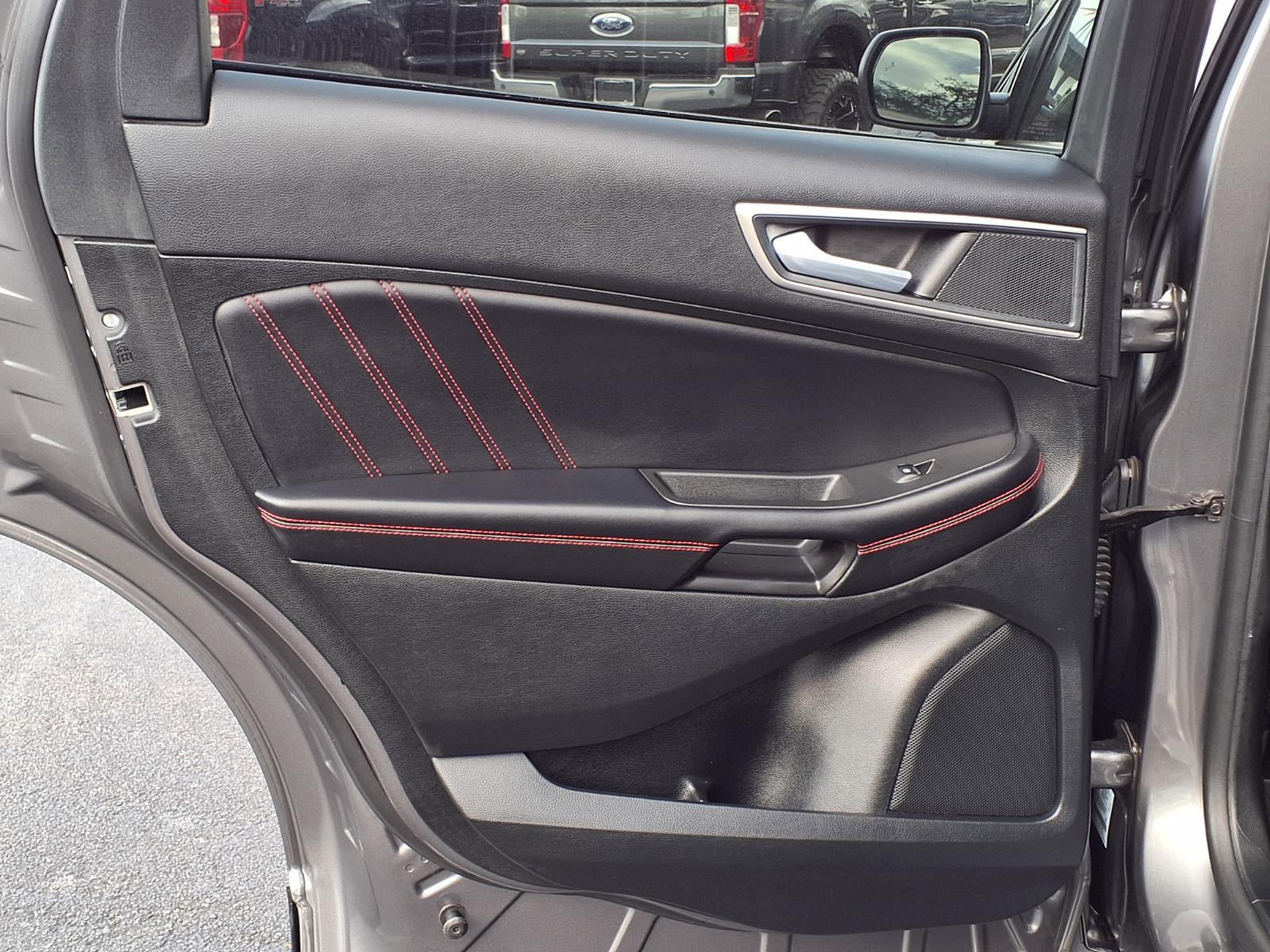 Used 2024 Ford Edge ST-Line image 16